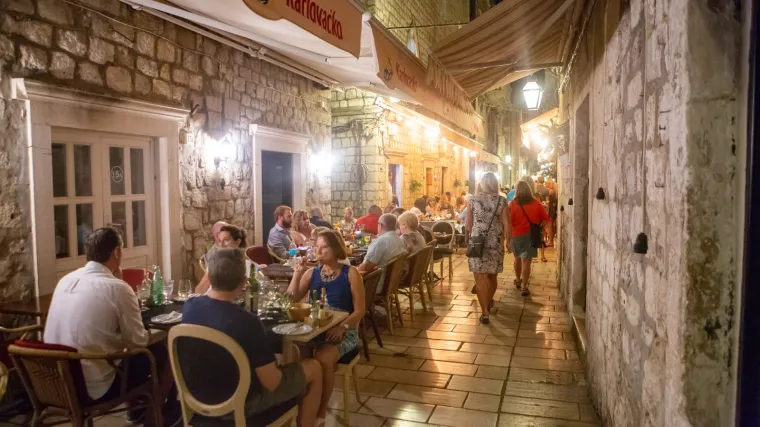 'Gosti su nam lo&scaron;i, naručuju se najjeftinija jela uz vodu iz slavine'