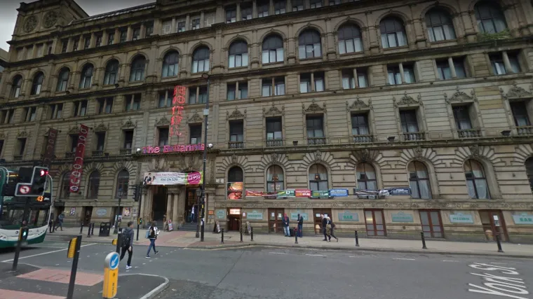 Horor u Manchesteru: Prolaznike &scaron;okirao mrtvac na cesti, u njegovoj sobi pronađen jo&scaron; jedan