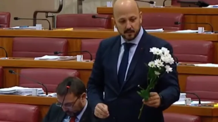 Maras darovao poseban poklon ministru Mariću