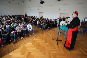 'Ne smijete djeci nuditi da se ispišu s vjeronauka. Tko jednom izabere, ne treba ga opet pitati'