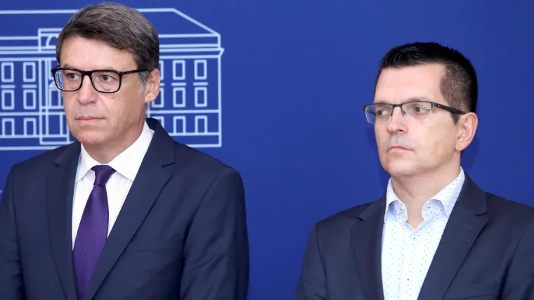 Ujedinjena oporba traži njegovu ostavku