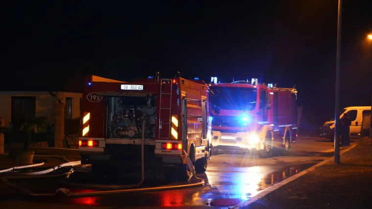 FOTO, VIDEO Požar u stolarskoj radionici u Slavonskom Brodu: Nitko nije ozlijeđen