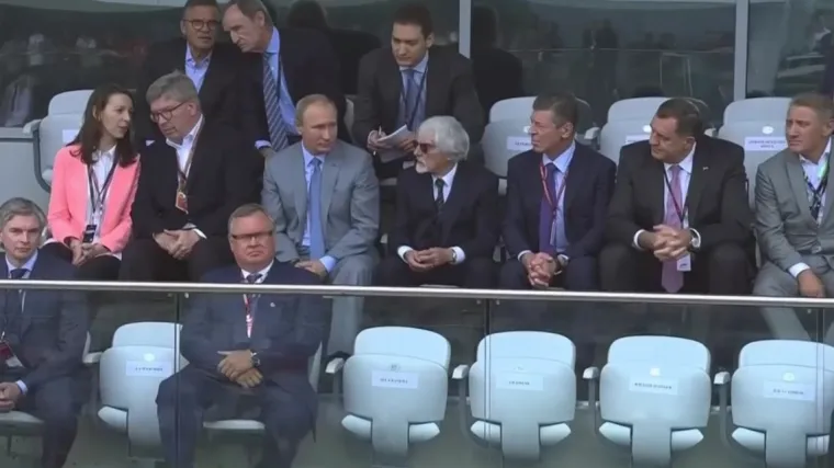 Putin se na utrci Formule 1 pojavio samo par krugova prije finiša, u loži sjedio i Dodik