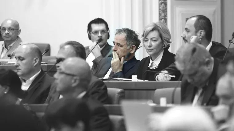 Lik i djelo Milorada Pupovca: Ne vole ga ni ljevica ni desnica, a bez njega ne mogu