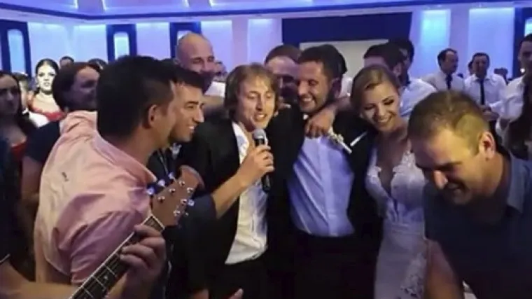 'Spava&scaron; li mirno Tomislav Bralić i klapa Intrade?'