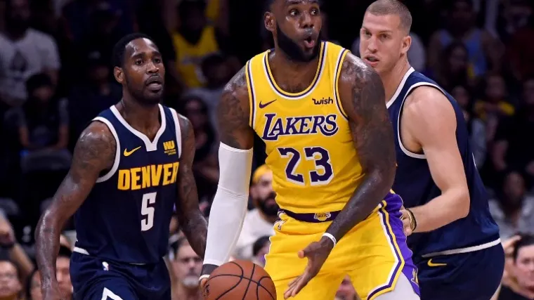 Kralj James debitirao za Lakerse i počeo odu&scaron;evljavati potezima