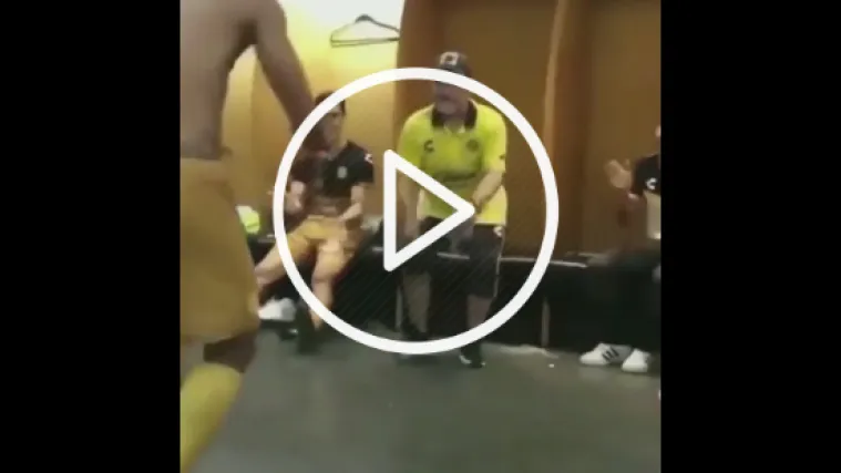 Ovo se ne viđa svaki dan: Maradona prvu pobjedu s novim klubom proslavio plesom u svlačionici!