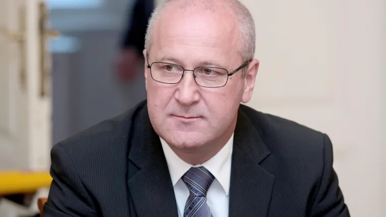 'Dostavljani su mi milijuni raznih dokumenata'