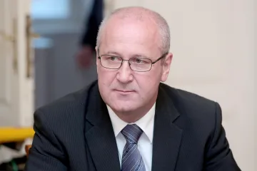 'Dostavljani su mi milijuni raznih dokumenata'