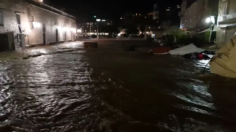 Poplavila i riva, a na nekim mjestima palo čak 200 litara ki&scaron;e po kvadratnom metru