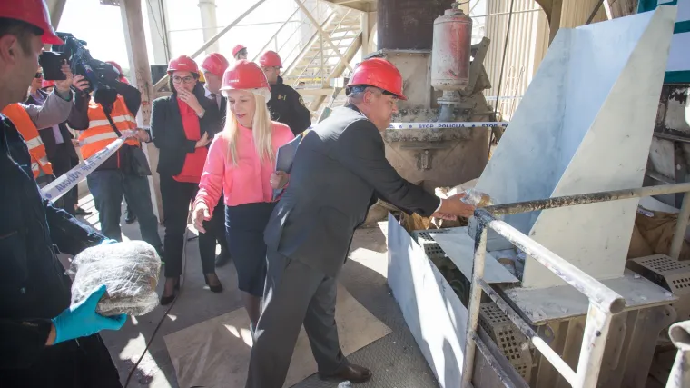 FOTO, VIDEO Policija uz jake mjere osiguranja u Na&scaron;icama spalila 4 tone droge!