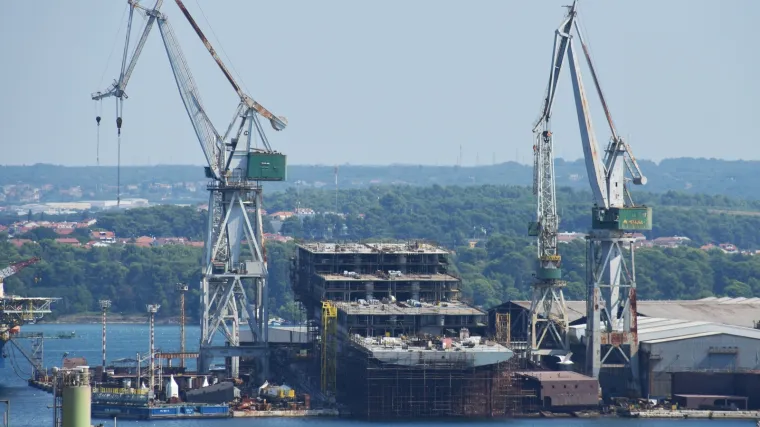 Težak je 694 milijuna eura, a u njemu ne sudjeluje samo država