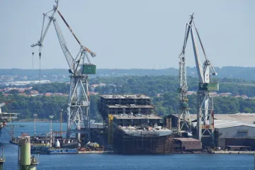 Težak je 694 milijuna eura, a u njemu ne sudjeluje samo država