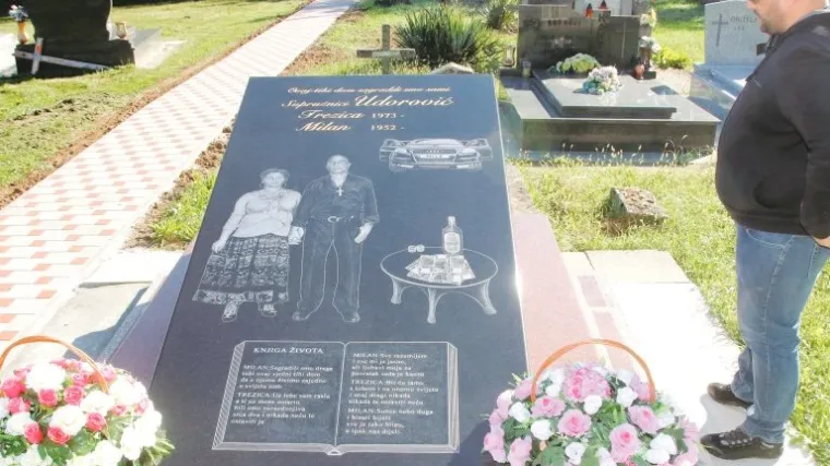 'Kaj hoćete, ideju smo dobili na Tuđmanovom grobu': Najbizarniji nadgrobni spomenik podijelio Podravinu