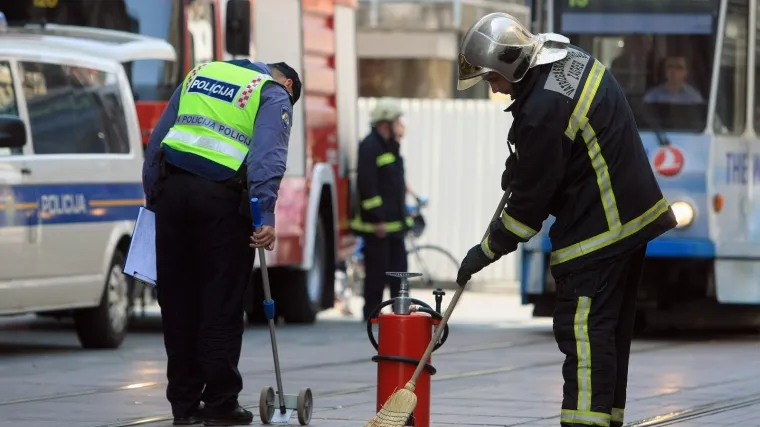 Kr&scaron; i lom na zagrebačkoj Ilici: U sudaru dva automobila jedna osoba ozlijeđena