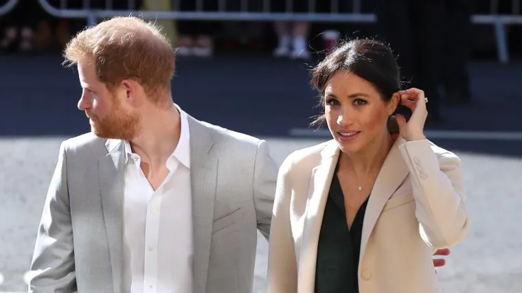 Goli&scaron;avi Harry se s Meghan igra skrivača