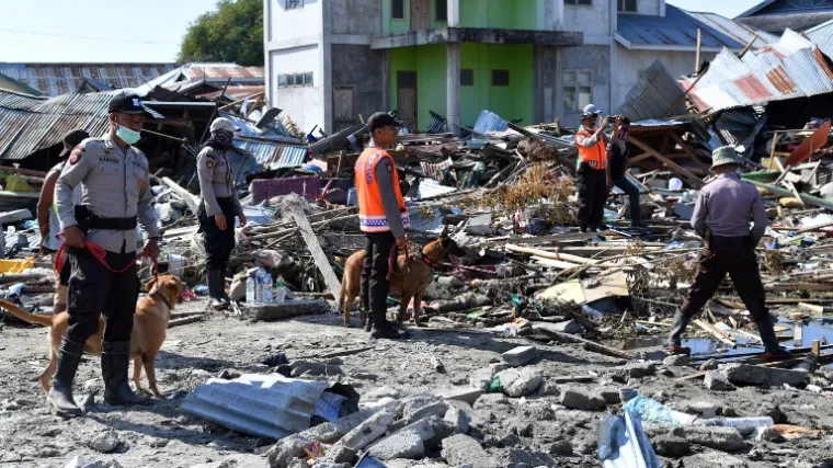 U ru&scaron;evinama na&scaron;li tijelo žene s bebom na prsima