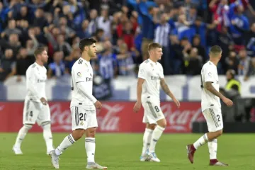 Modrićev Madrid poražen od Alavesa, Real tone sve dublje