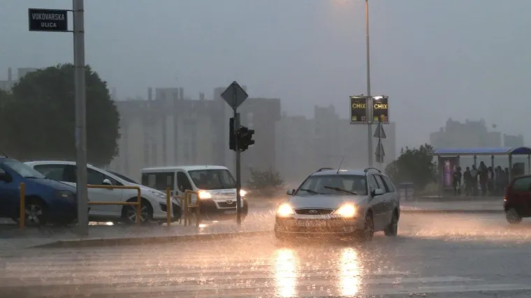 Ki&scaron;a potopila Split: Kod Poljuda se napravilo malo 'jezero', najgore u Dikolecijanovima podrumima