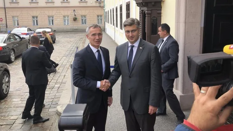 Premijer komentirao Kom&scaron;ićevu najavu tužbe protiv RH, a Stoltenberg mogućnost rata na Balkanu