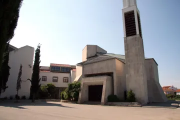 Organizira se veliki prosvjed zbog izgradnje nezakonite trafostanice ispred crkve