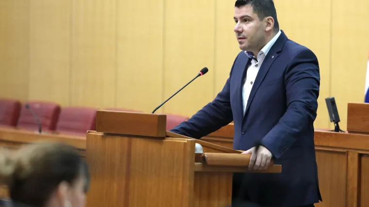 'Ne mislim se maknuti'