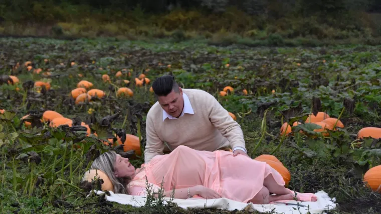 Trudničke fotke u polju bundeva imaju neočekivan rasplet - i u isto vrijeme zastra&scaron;ujući i smije&scaron;an kraj