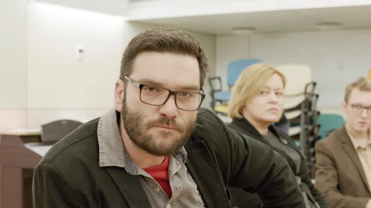 U terminu i prostoru jedne seanse na završnoj godini edukacije iz grupne psihoterapije upoznajemo glavne likove (Projekcije)