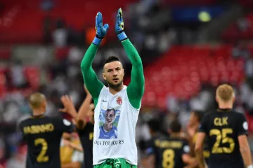 Na klupu francuskog velikana sjeda legendarni napadač?