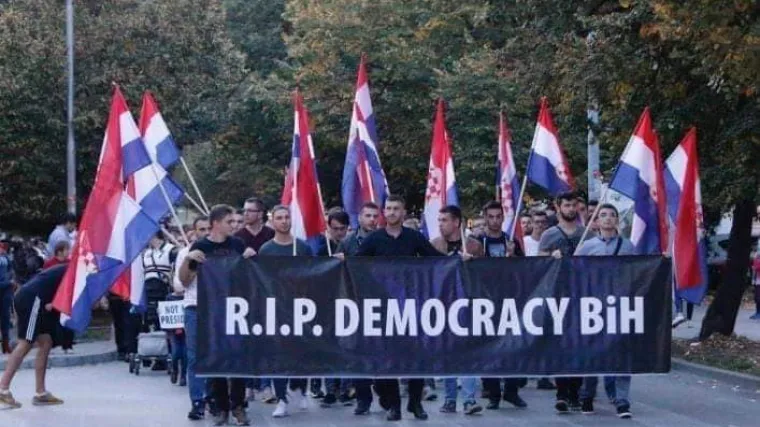 10.000 Hrvata poručilo - 'On nije na&scaron; predsjednik!'