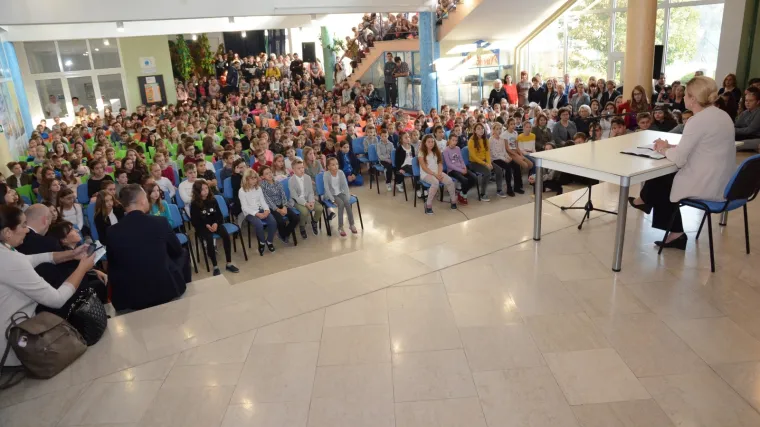 Predsjednica u Virovitici održala &scaron;kolarcima predavanje o novijoj hrvatskoj povijesti