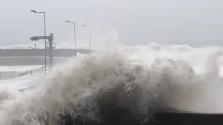Oluja Leslie pogodila Portugal, lak&scaron;e ozlijeđeno 27 ljudi: 'Najveća opasnost je pro&scaron;la'