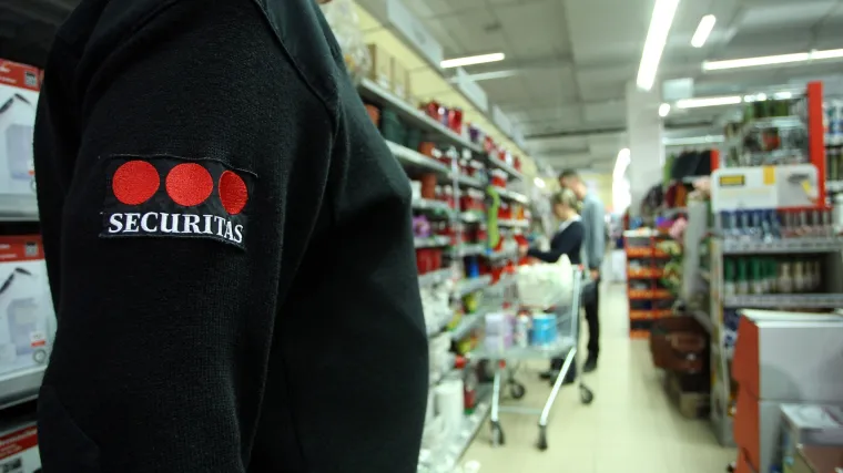 Dragan je ukrao Milke i Cedevitu pa htio pregaziti hrabru prodavačicu: 'Neću se maknuti! Daj robu!'