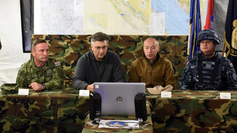 Krstičević opovrgnuo medijske napise da je zataškavao slučaj ozljede vojnika na vojnoj vježbi