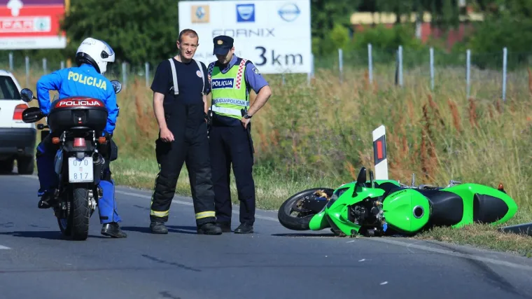 Poginuo motociklist na Hvaru: Iz neutvrđenih razloga sletio s ceste i na mjestu preminuo
