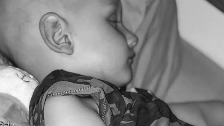 Očajni roditelji u borbi s vremenom skupljaju milijun funti za sina (5): Ima jo&scaron; 14 dana života