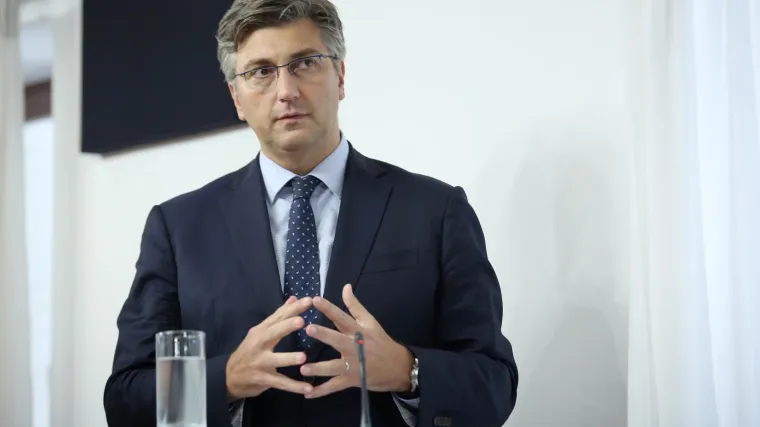 Plenković se u Parizu hvali uspjesima: 'Dođite u Hrvatsku i pronađite priliku za ulaganje'