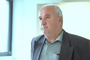 'Rekao mi je da pušim kur**. Njegovim roditeljima zauzvrat sam ponudio vikendicu'