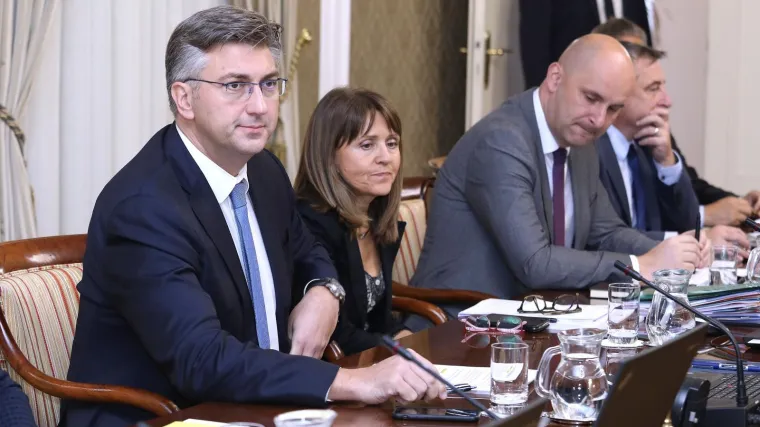 Objavljen broj potpisa za referendume: Narod odlučuje ostao 'kratak' za samo 3300 potpisa