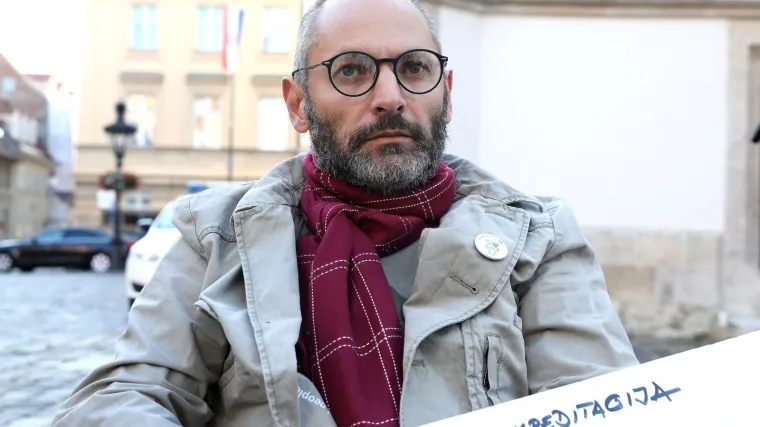 Kontroverzni novinar nakon vi&scaron;e od 40. dana &scaron;trajka glađu na rubu smrti: 'Hitno ga treba hospitalizirati'