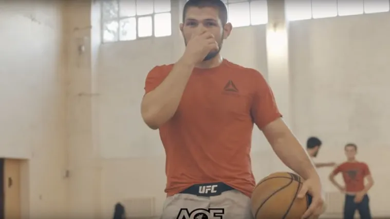 Lopta može proći, ali igrač nikako; Majstore, drži se ti MMA