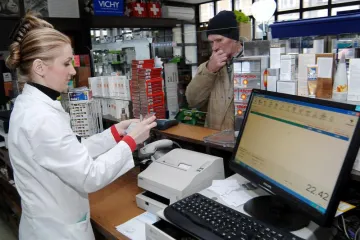 Skidamo kapu: Mladić platio dugove umirovljenicima koji su lijekove kupovali na dug