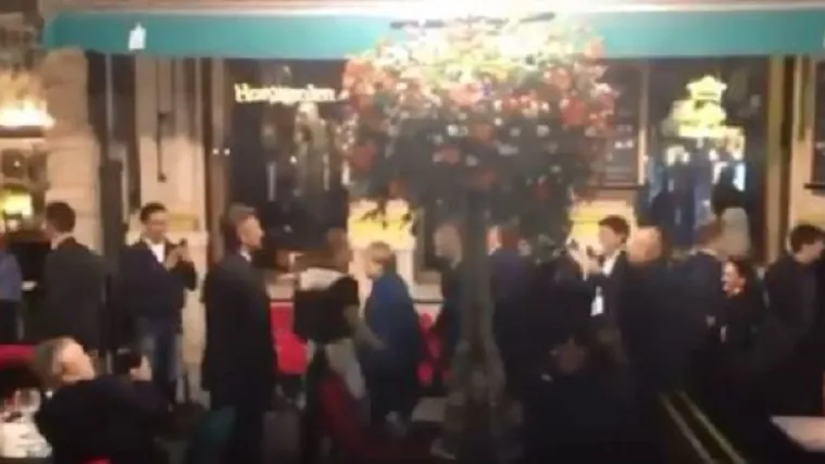 Europski lideri pili pivo među turistima, zna se i tko je častio