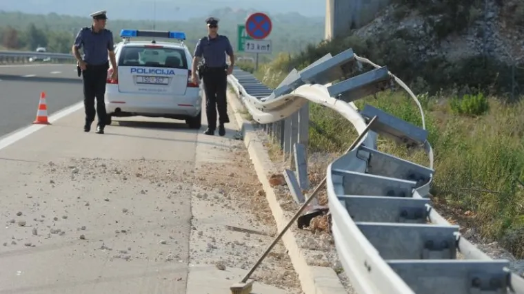 U te&scaron;koj nesreći kod Novske ozlijeđeno &scaron;est osoba