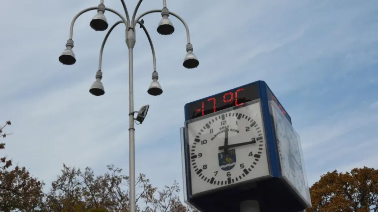 Izgleda da su Brođani jako otporni jer nisu ni kape obukli