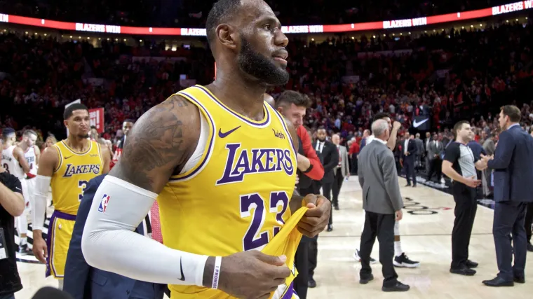 Lillard i McCollum pokvarili Jamesov debi za Lakerse, &Scaron;ariću prva pobjeda