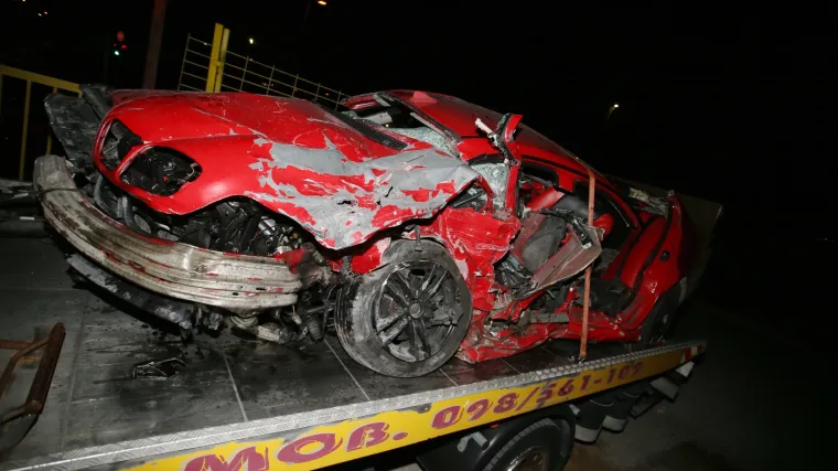 Uznemirujuće fotografije: Te&scaron;ka prometna nesreća u Splitu, liječnici uspjeli reanimirati mladića!