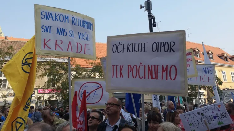 'Svakom reformom kradete nas sve vi&scaron;e'