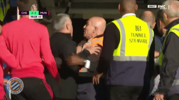 Pogledajte kako je Mourinho napao Sarrijeva pomoćnika