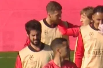 Zaiskrilo između Ramosa i nadolazećeg asa, Modrić smirivao kapetana